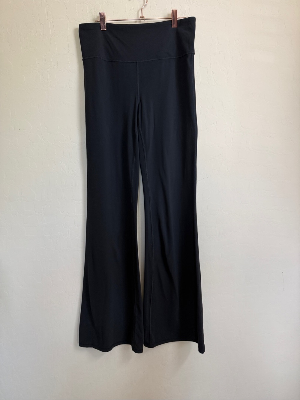 Athleta Elation Flare Pant Yoga Workout Pilates Black Women’s Large